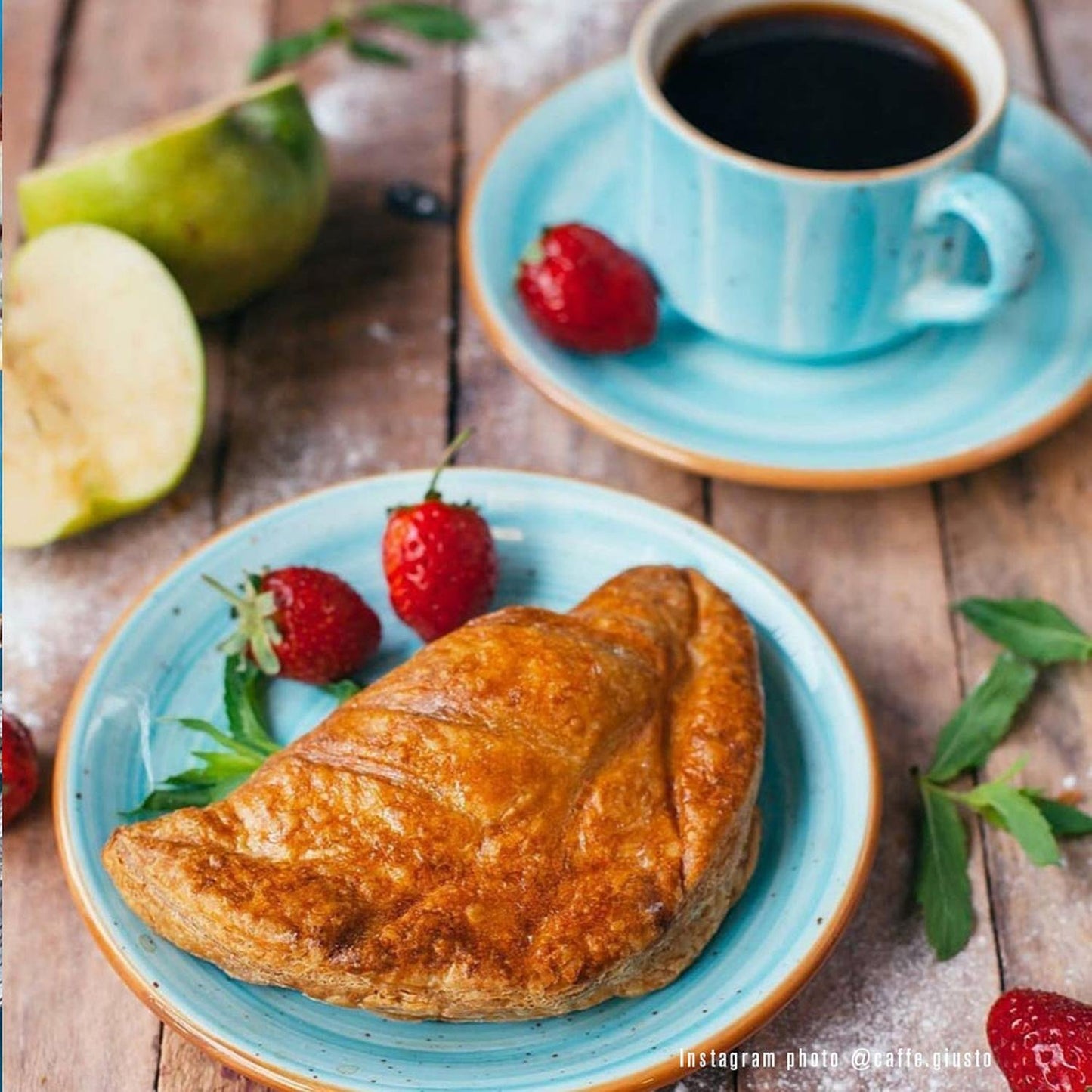 Turgla Vitrified Aqua dia.6.75" Round Blue Vitrified Plate - Case Pack: 12