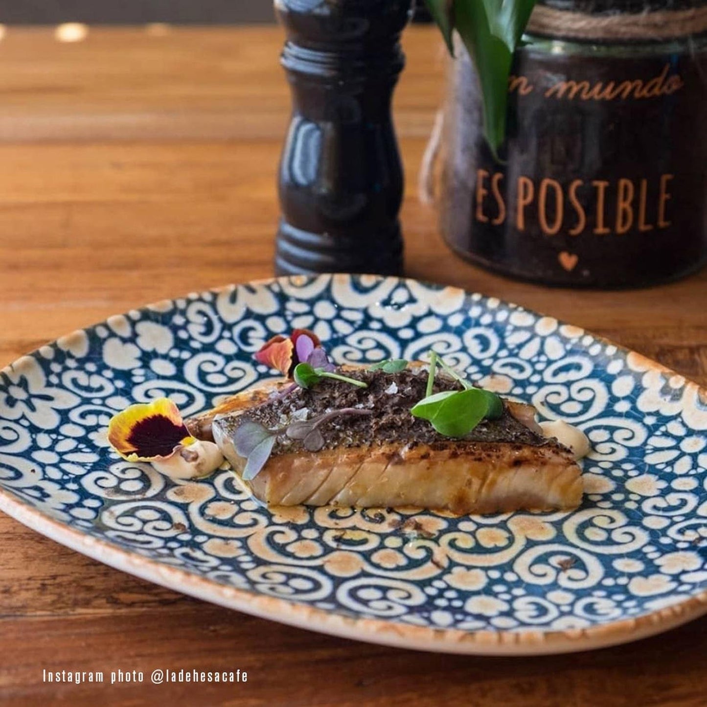 Alhambra 9.5" x 7.5" Organic Decorated Vitrified Plate