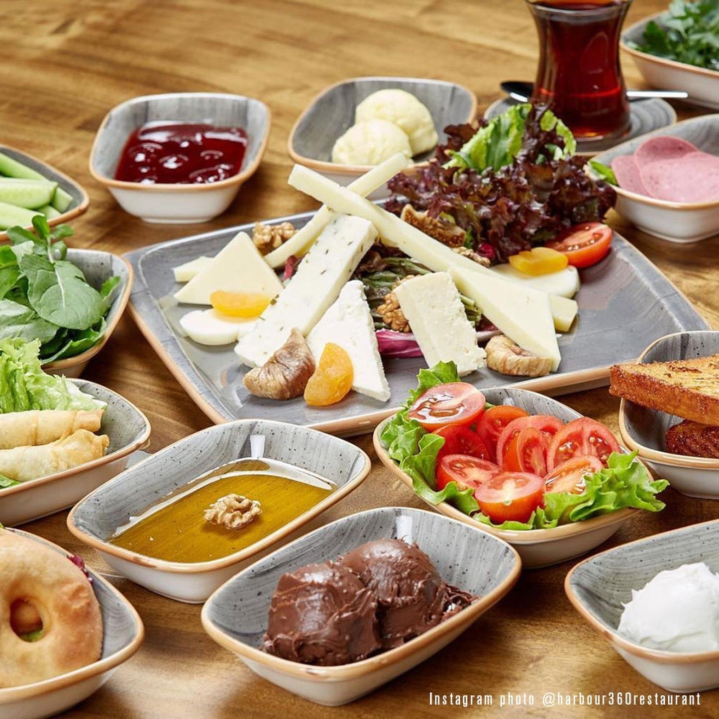 Space 6" x 3.75" x h:1.25" 6 oz. Rectangular Gray Vitrified Deep Plate