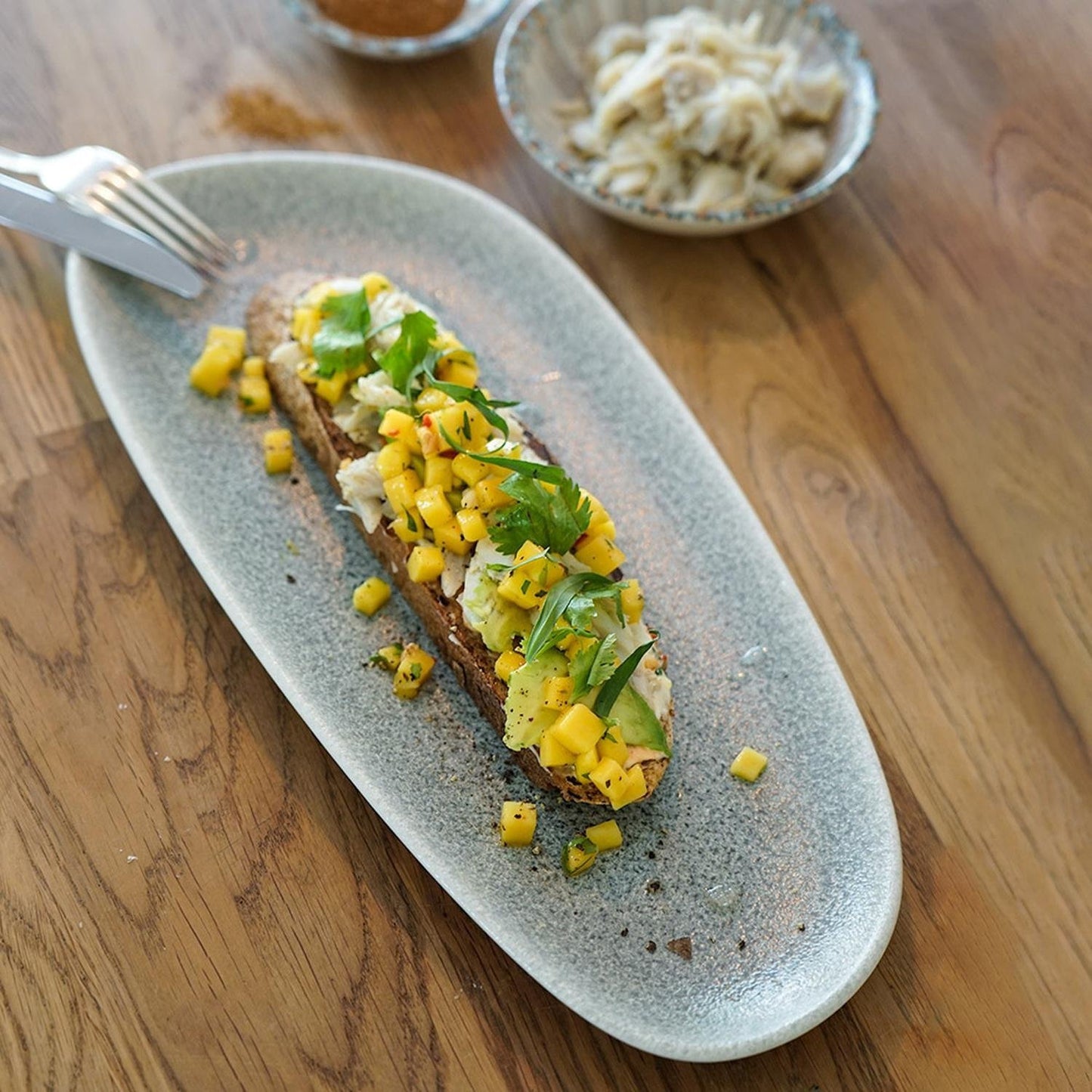 Turgla Vitrified Luca Ocean Matte 14" x 7" x h:1" Organic Blue Vitrified Platter - Case Pack: 12