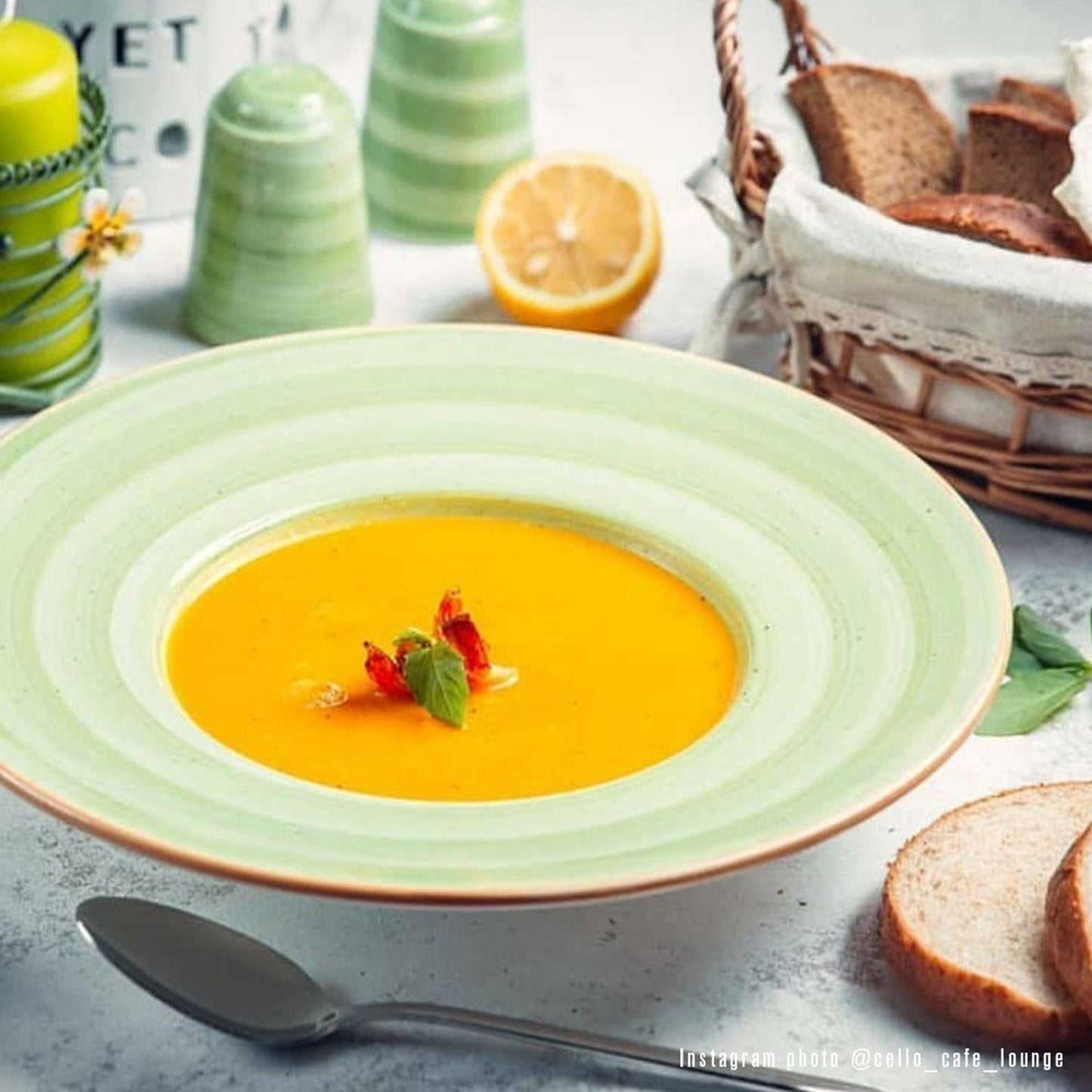 Therapy dia.11" h:2.5" 14 oz. Round Green Vitrified Bowl